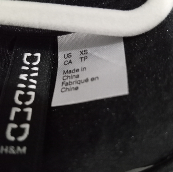 H&M Divided NWT. Black sheer blouse. Size xs. - Picture 6 of 6